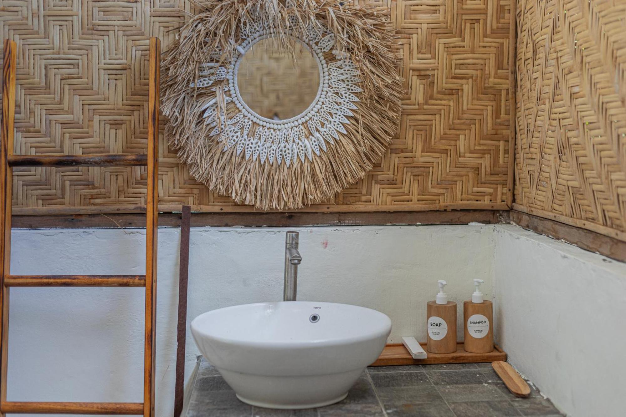 Camani Glamping Hotel Karangasem  Exterior photo